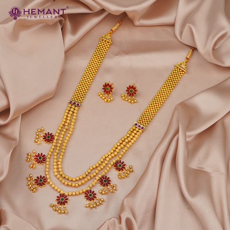 Traditional Maharashtrian Kolhapuri Thushi Patta Spot Flower Markish with Earrings