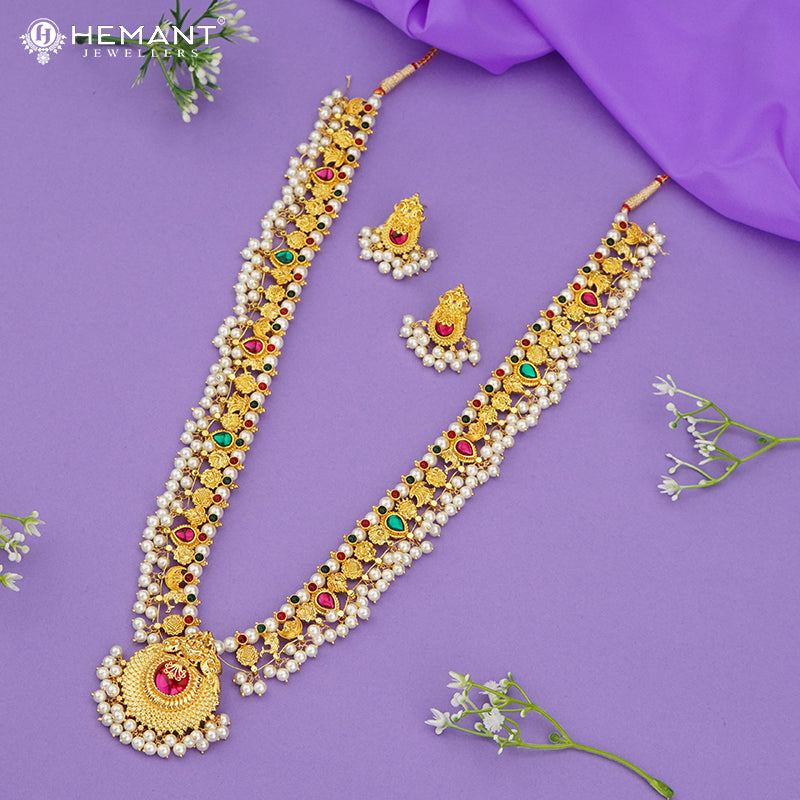 Traditional Maharashtrian Kolhapuri Saaj Moti 5 Panadi 29 Pan Saj Laxmi with earrings