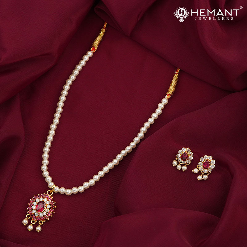 Traditional Maharashtrian Moti Mala Plain Karwari Gadha II Oval (with earrings)