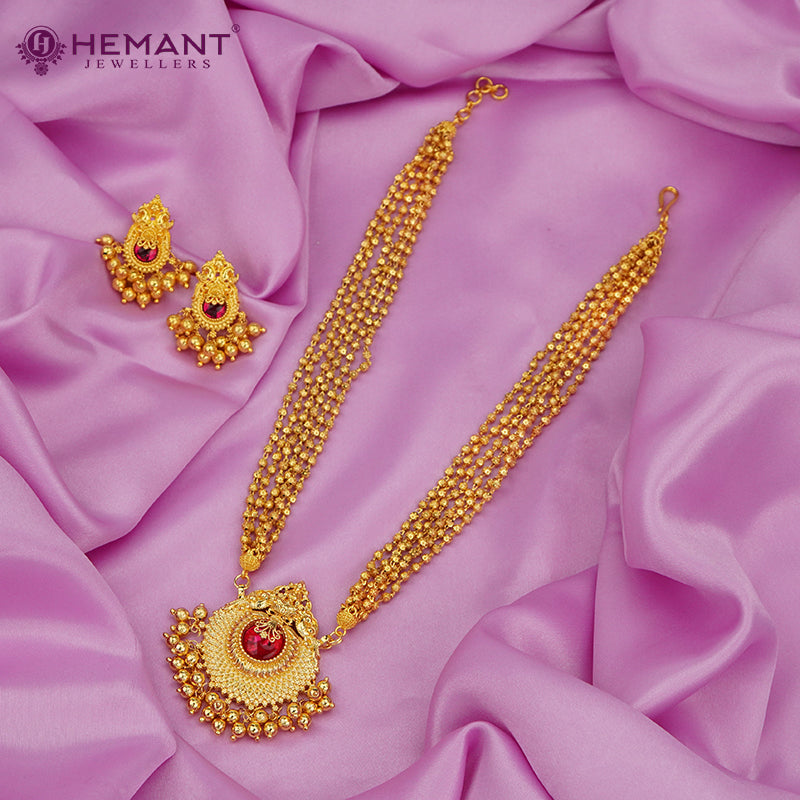 Traditional Maharashtrian Kolhapuri Micro Gold Plated Dot Mala 6 Line Saj Laxmi Pendal Short (with Earrings)