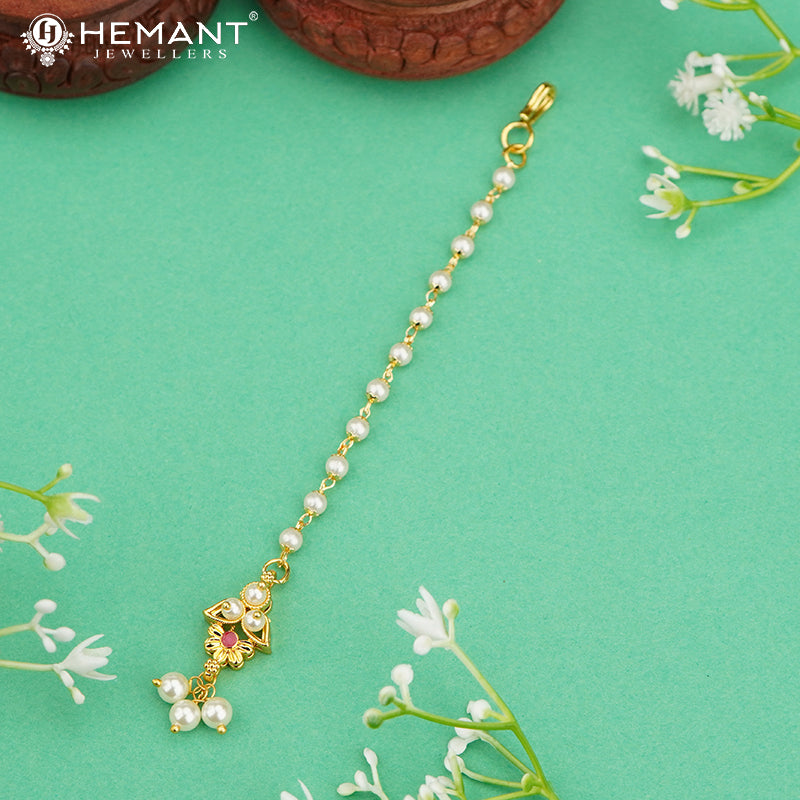 Pearl Chain Maang Tikka with Floral Motif– 4385