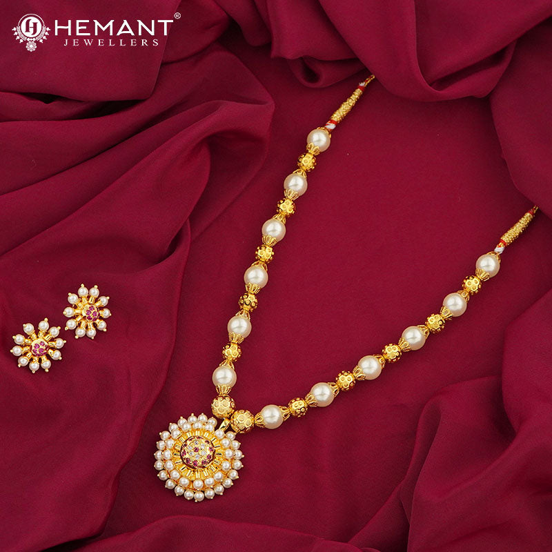 Moti Mala Copper Cap Rathachakra Pendant (with earring)