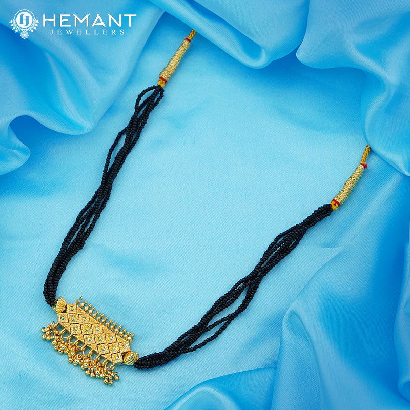Traditional Maharashtrian Kolhapuri Mangalsutra Plain 9 X&Square Peti