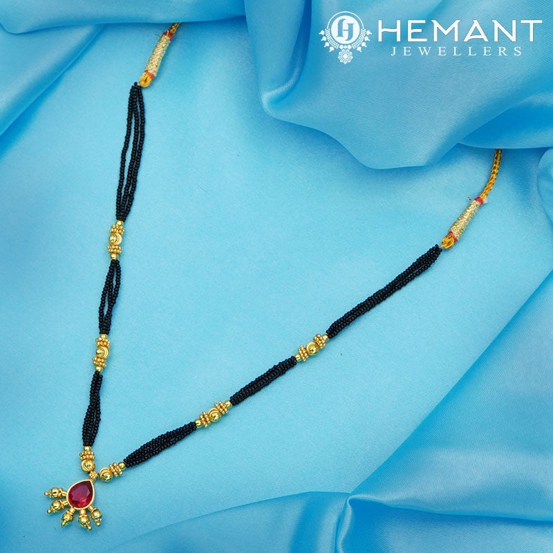 Traditional Maharashtrian Kolhapuri Mangalsutra 6 Vertical Pan RC Half