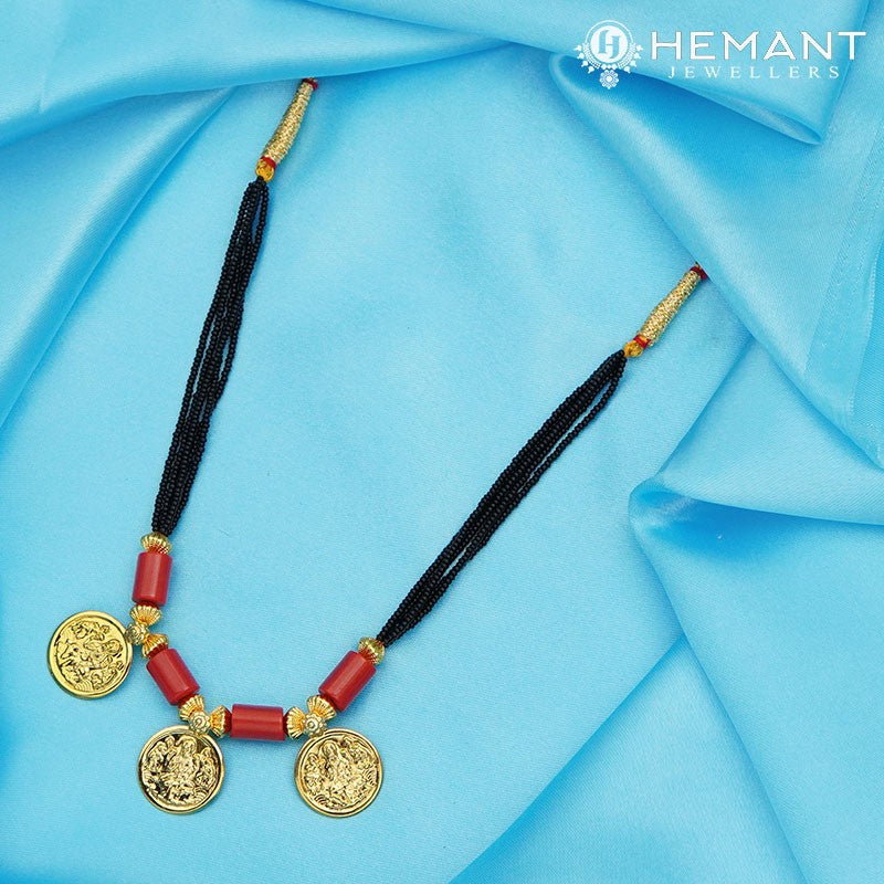 Traditional Maharashtrian Kolhapuri Mangalsutra Plain 3 Putali Powala