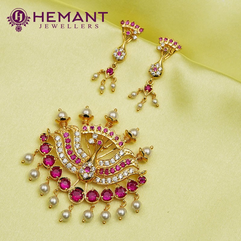 Elegant Tanmani Peacock Pendant Set - Exquisite Jewelry for Special Occasions