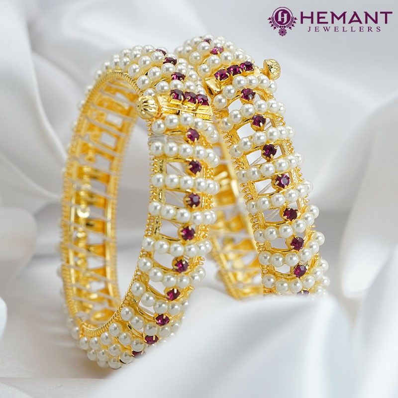 Discover the Current Trend for Moti Bracelets | Mangatrai Pearls & Jewellers