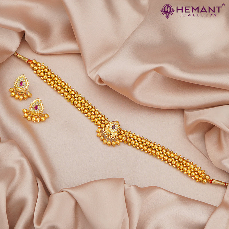 Traditional Maharashtrian Kolhapuri Thushi Patta Golden Karwari Pan RG With Earrings