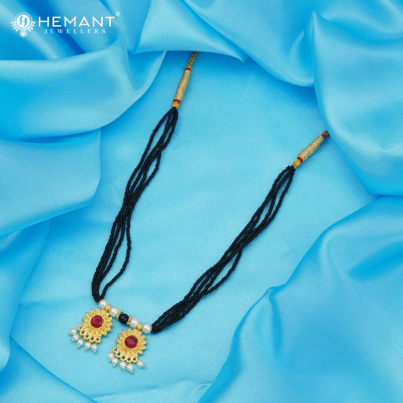 Traditional Maharashtrian Kolhapuri Mangalsutra Plain 2 Surya Moti