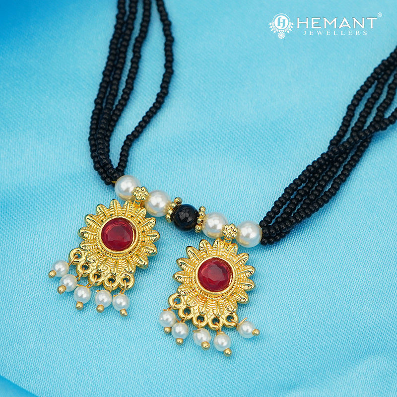 Traditional Maharashtrian Kolhapuri Mangalsutra Plain 2 Surya Moti