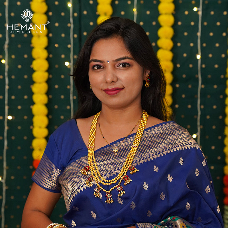 Traditional Maharashtrian Kolhapuri Thushi Patta Spot Flower Markish with Earrings