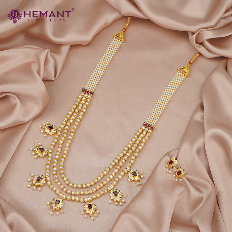 Traditional Maharashtrian Kolhapuri Thushi Patta Moti Paan Pendal with Earrings