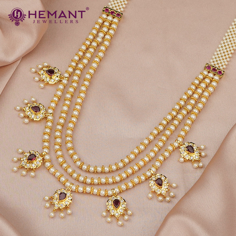 Traditional Maharashtrian Kolhapuri Thushi Patta Moti Paan Pendal with Earrings