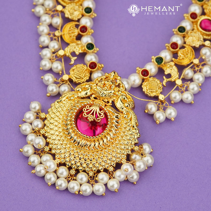 Traditional Maharashtrian Kolhapuri Saaj Moti 5 Panadi 29 Pan Saj Laxmi with earrings