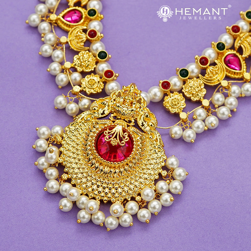 Traditional Maharashtrian Kolhapuri Saaj Moti 3 Panadi 15 Pan Saj Laxmi with earrings