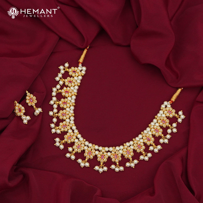 Traditional Maharashtrian Kolhapuri Moti Har 17 Panadi Peti (with Earrings)