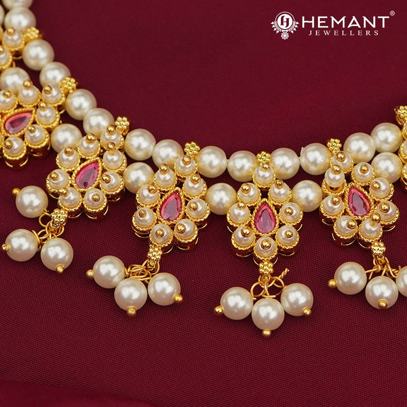Traditional Maharashtrian Kolhapuri Moti Har 17 Panadi Peti (with Earrings)