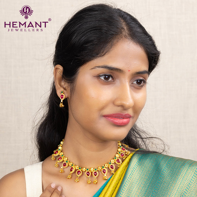 Traditional Maharashtrian Kolhapuri Peti Har 17 Panadi (with earrings)