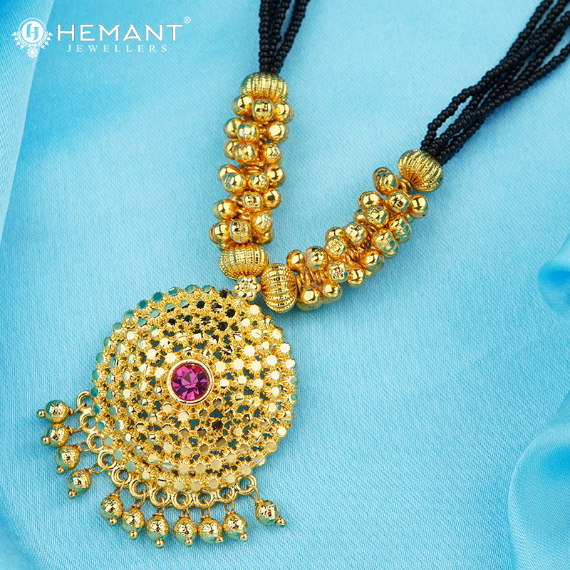 Waman Hari Pethe Big Gold Mangalsutra Design Traditional