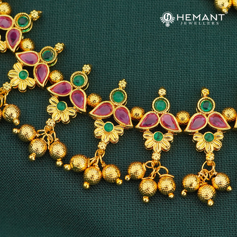 Traditional Maharashtrian Kolhapuri Peti Har 21 Peti 3 Paan Flower (with earrings)