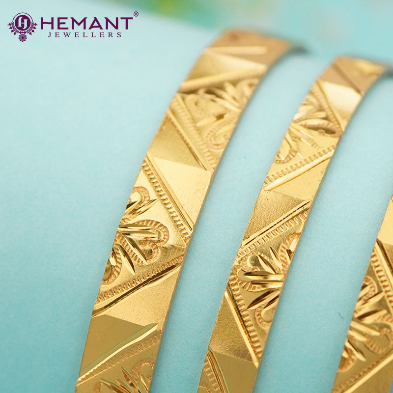 Traditional Forming Gold Bangles (Set of Patli and Bilwar) with beautiful Pankha pattern | पाटली आणि बिलवार