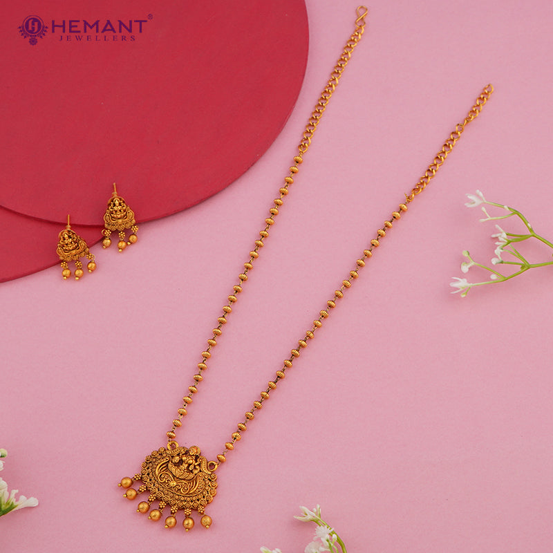 Antique Necklace 3932