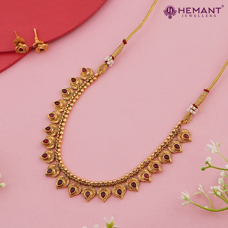 Antique Necklace 3974-77