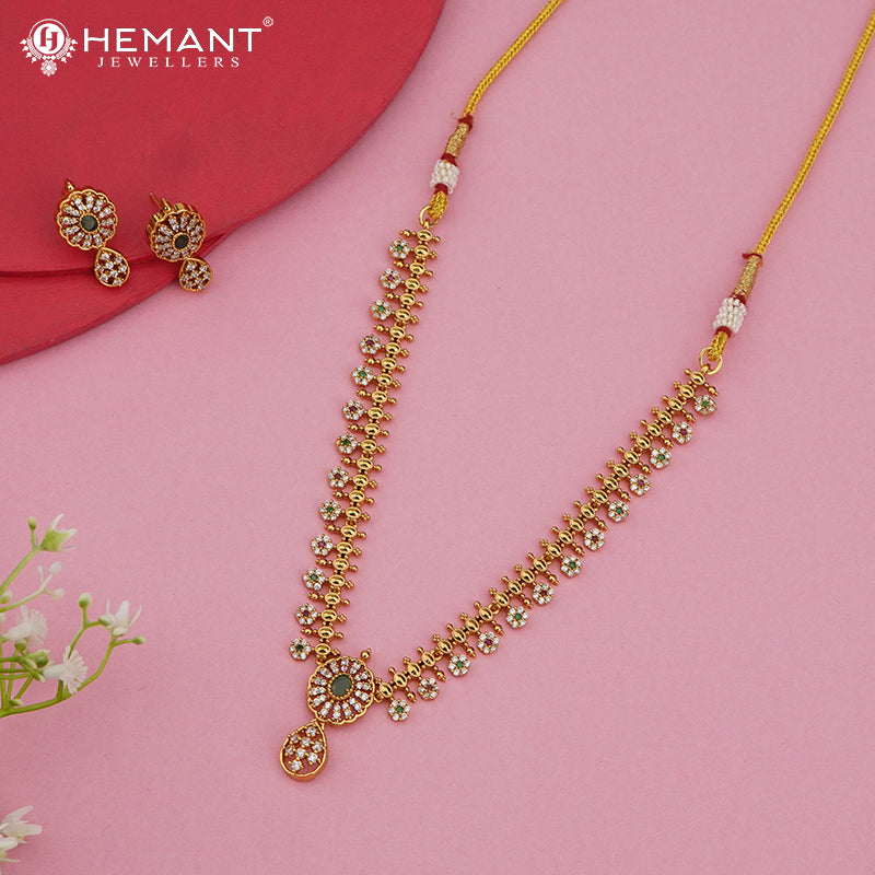 Antique Necklace 4009
