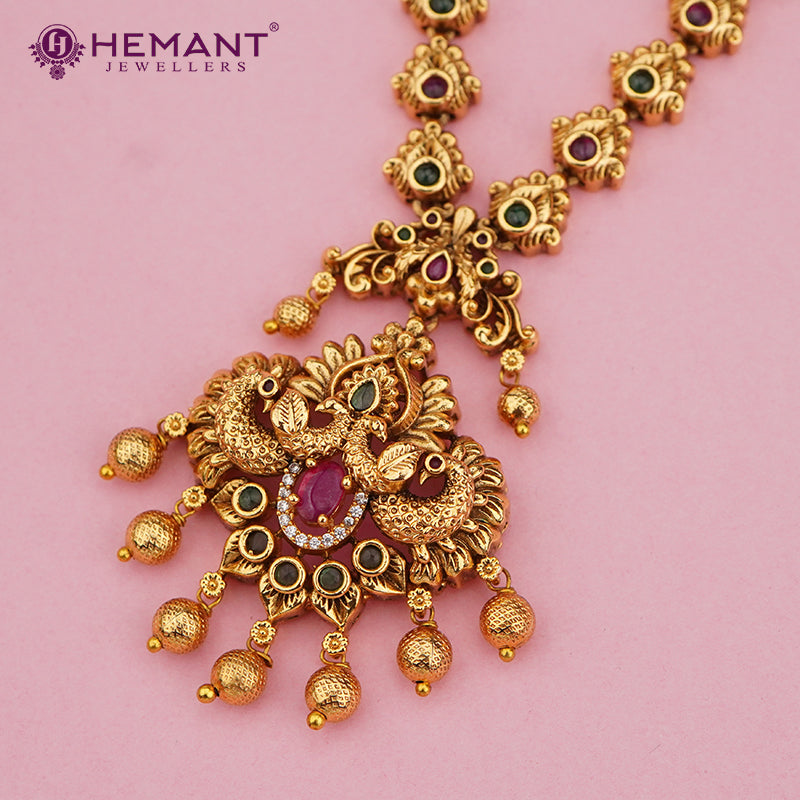 Temple-Style Laxmi Pendant Haar with Red-Green Stonework & Earrings 4038