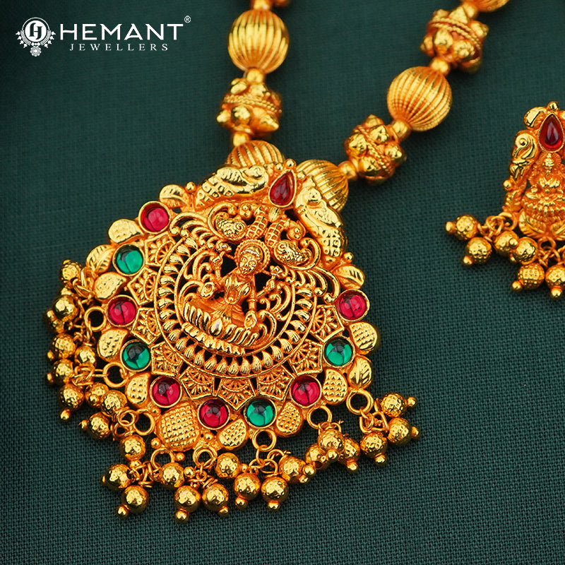 Lakshmi Temple Haar Set with Carved Pendant – 4130