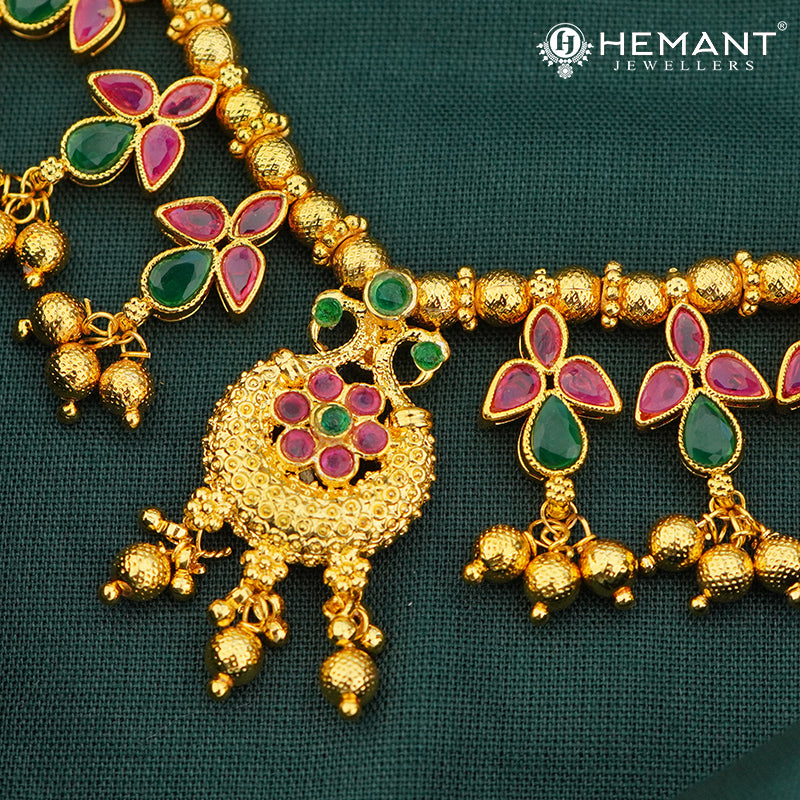 Traditional Maharashtrian Kolhapuri Peti Har 4 Paan Peacock 7 Stone (with earrings)