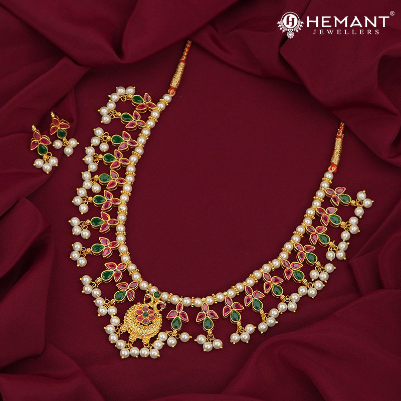 Traditional Maharashtrian Moti Har 4 Paan Peacock 7 Stone (with earrings)