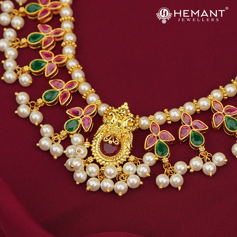 Traditional Maharashtrian Moti Har 4 Paan Saj Laxmi Pendal (with earrings)