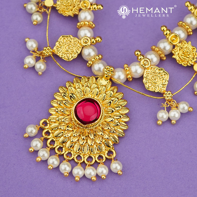 Traditional Maharashtrian Kolhapuri Saaj Moti 12 Pan Surya (with earrings)
