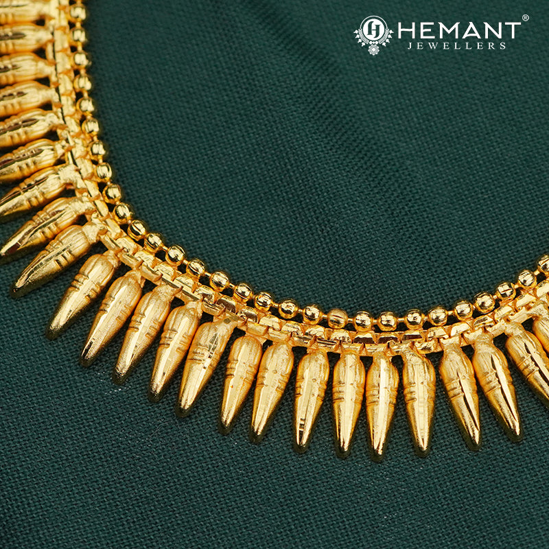 Traditional Maharashtrian Chipli Motif Long Haar Necklace Set - 4238