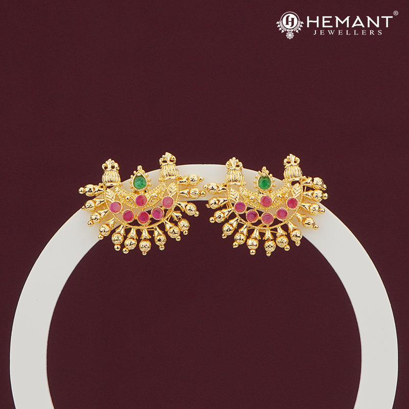 Traditional Crescent Stud Earrings with Kemp Stones – 4269