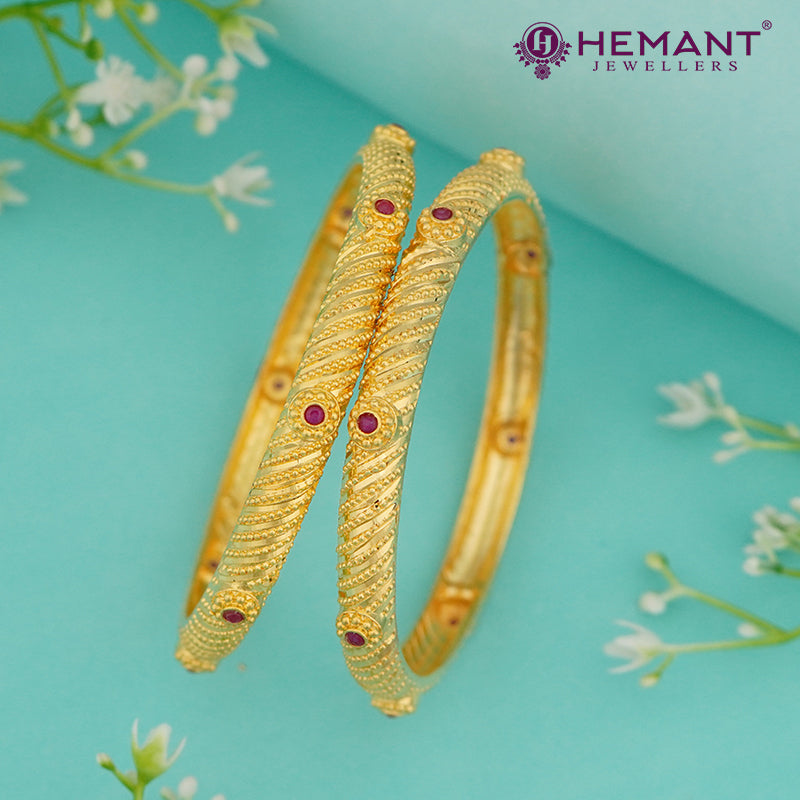 Forming Gold Bangles with Delicate Texture – 4380-82
