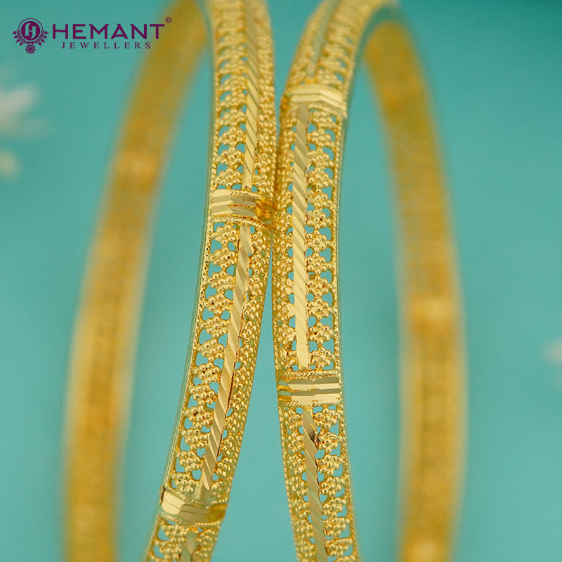 Forming Gold Bangles with Delicate Carving – 4387-88