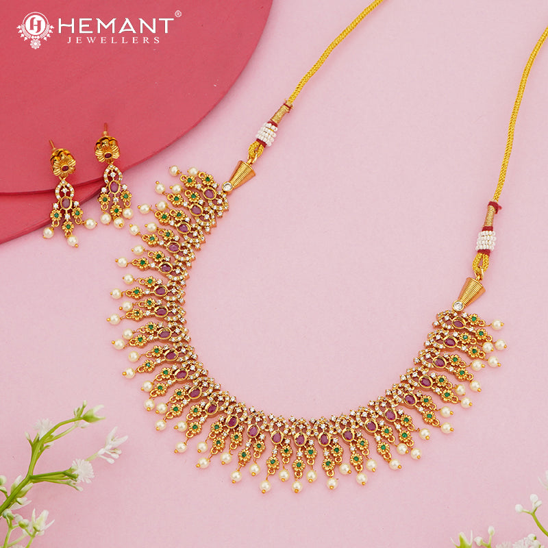 Ruby-Green Designer Haar with Leaf Drops & Pearl Dangles – 4598