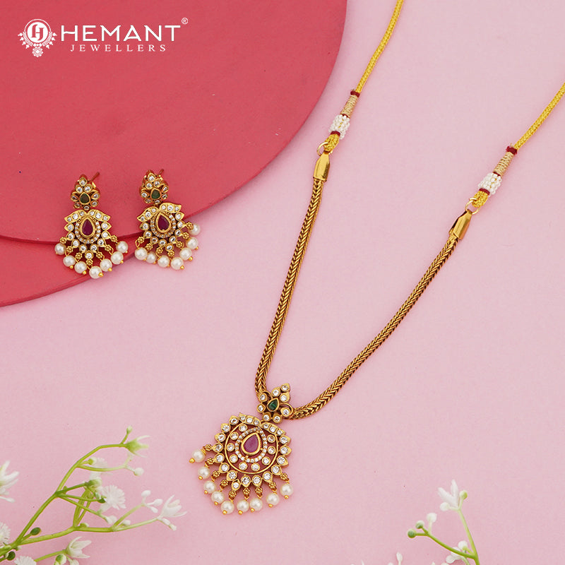 Antique Temple-Style Pendant Necklace Set with Pearl Drops – 4653