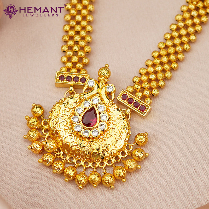 Traditional Maharashtrian Kolhapuri Thushi Patta Golden Karwari Pan RG A With Earrings