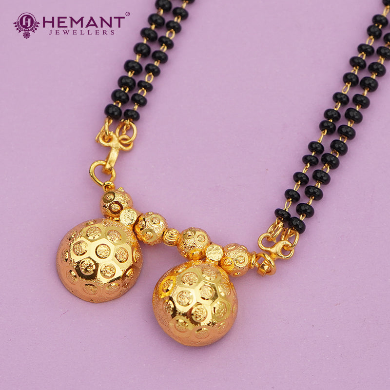 Maharashtrian Classic Black Beads Mangalsutra with Vati Pendant 4812