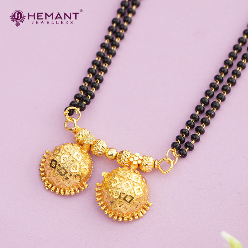 Maharashtrian Classic Black Beads Mangalsutra with Vati Pendant 4982-83