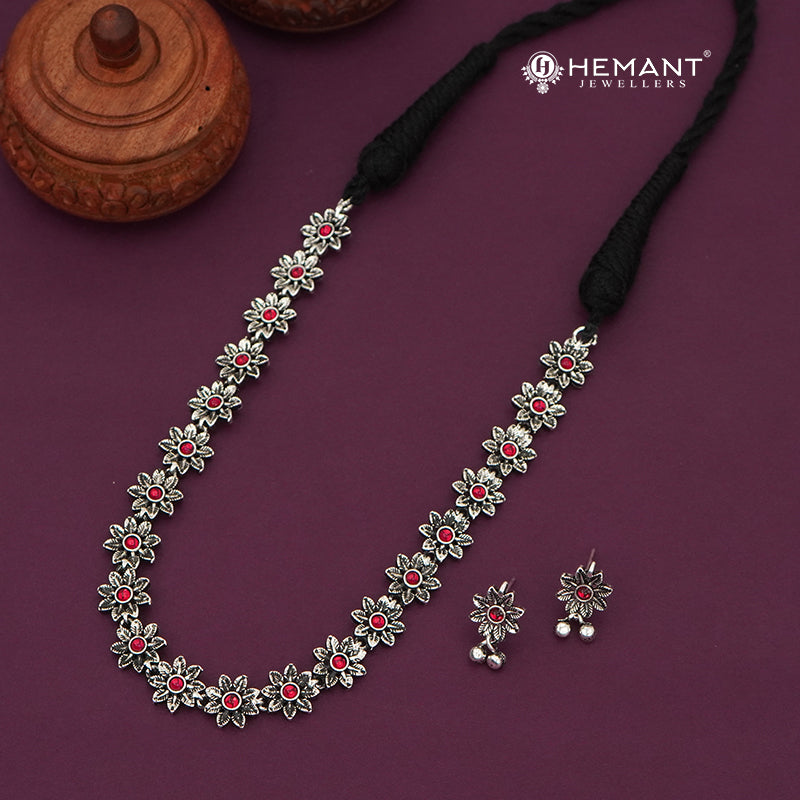 Traditional Maharashtrian Kolhapuri Oxidized Silver Bakuli Har Short I Line Stone (with earrings) - 5034