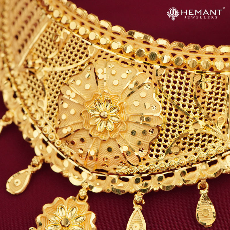 Traditional Forming Gold Choker Necklace Set with Floral Design and Dangling Accents 2