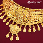 Traditional Forming Gold Choker Necklace Set with Floral Design and Dangling Accents 4