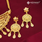 Traditional Forming Gold Choker Necklace Set with Floral Design and Dangling Accents 4