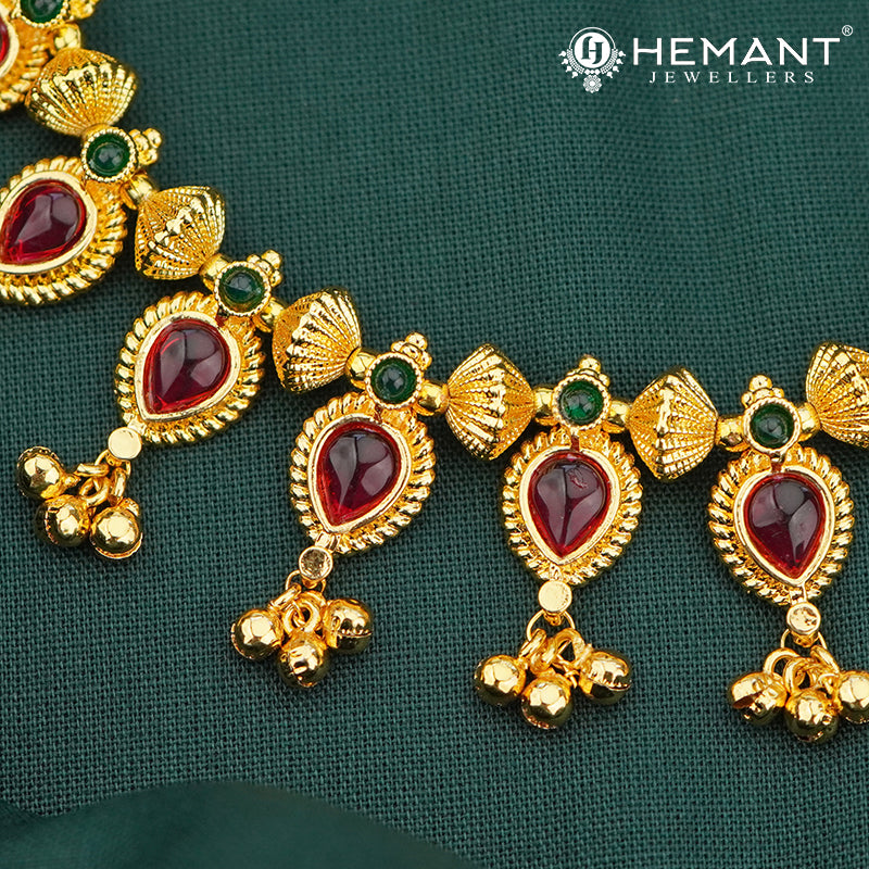 Traditional Maharashtrian Kolhapuri Peti Har 17 Panadi (with earrings)