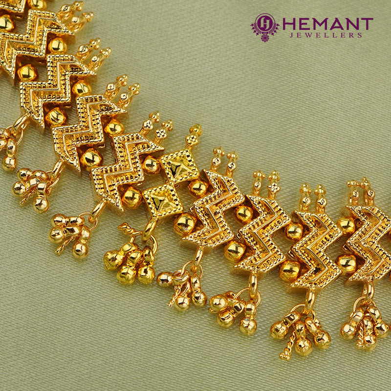 Traditional Maharashtrian Kolhapuri Peti Har W Peti (with earrings)