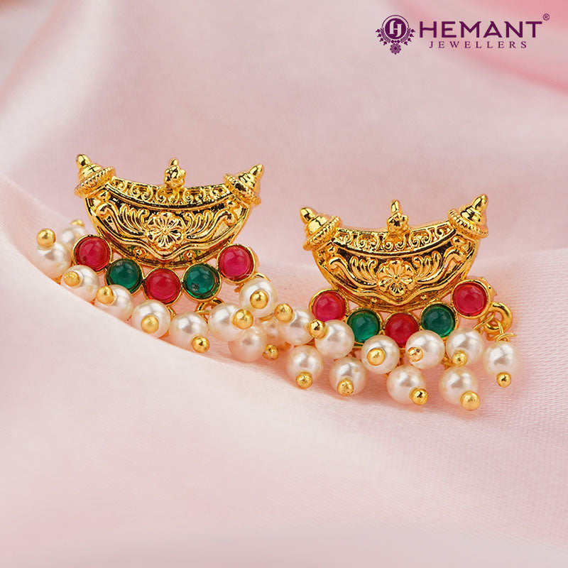 Traditional Maharashtrian Kolhapuri Saaj Moti 12 Pan Boat with earrings